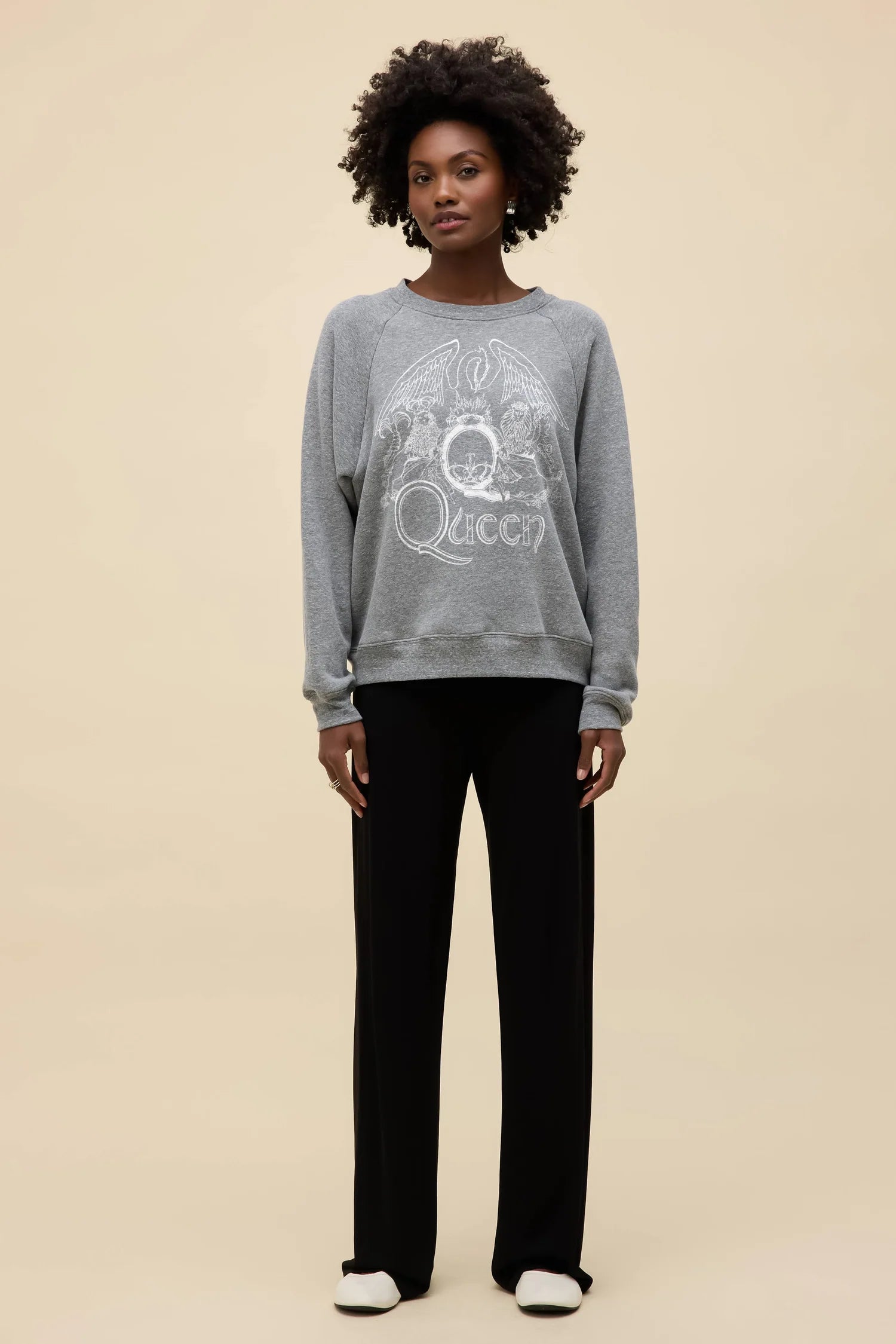 DAYDREAMER - Queen Crest Vintage Raglan Sweatshirt in Heather Grey
