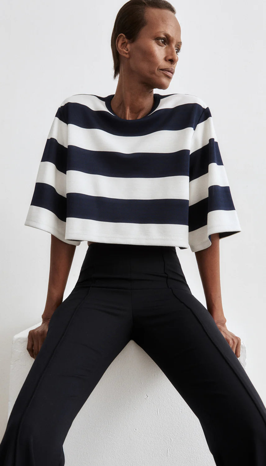 Smythe - Cropped Swing Tee in Navy/White