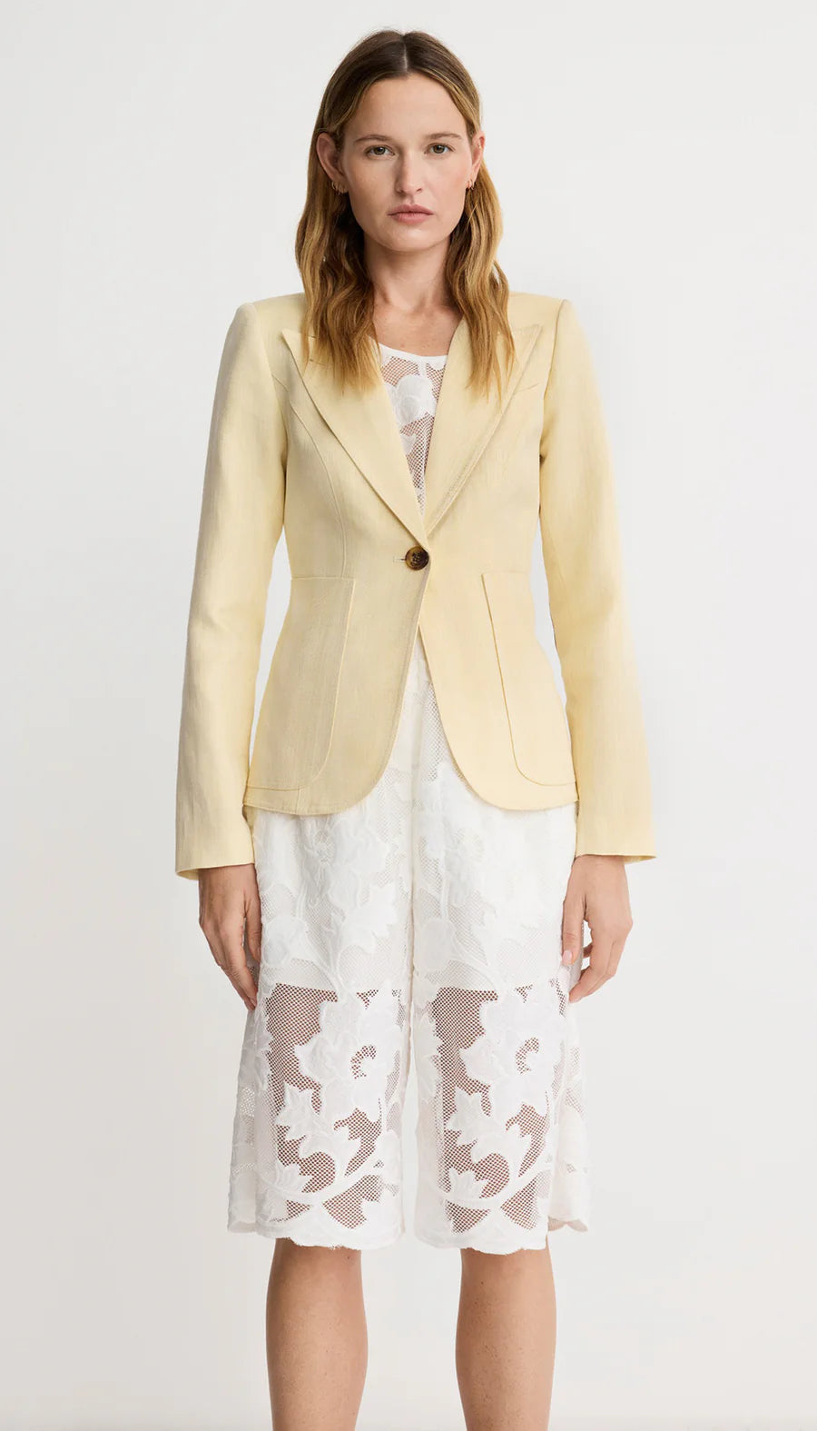 Smythe - Pull On Bermuda Short in White Applique