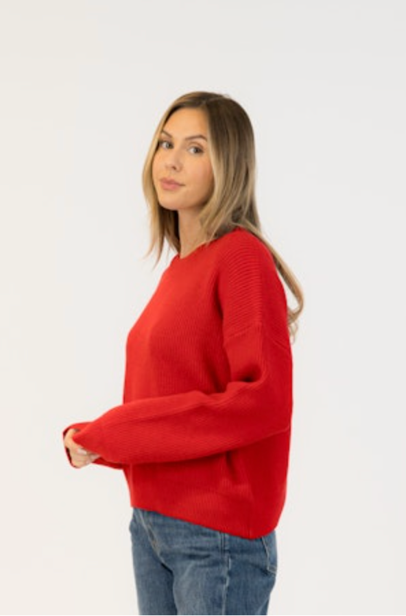 Lyla & luxe - Avery Crewneck Pullover in Red