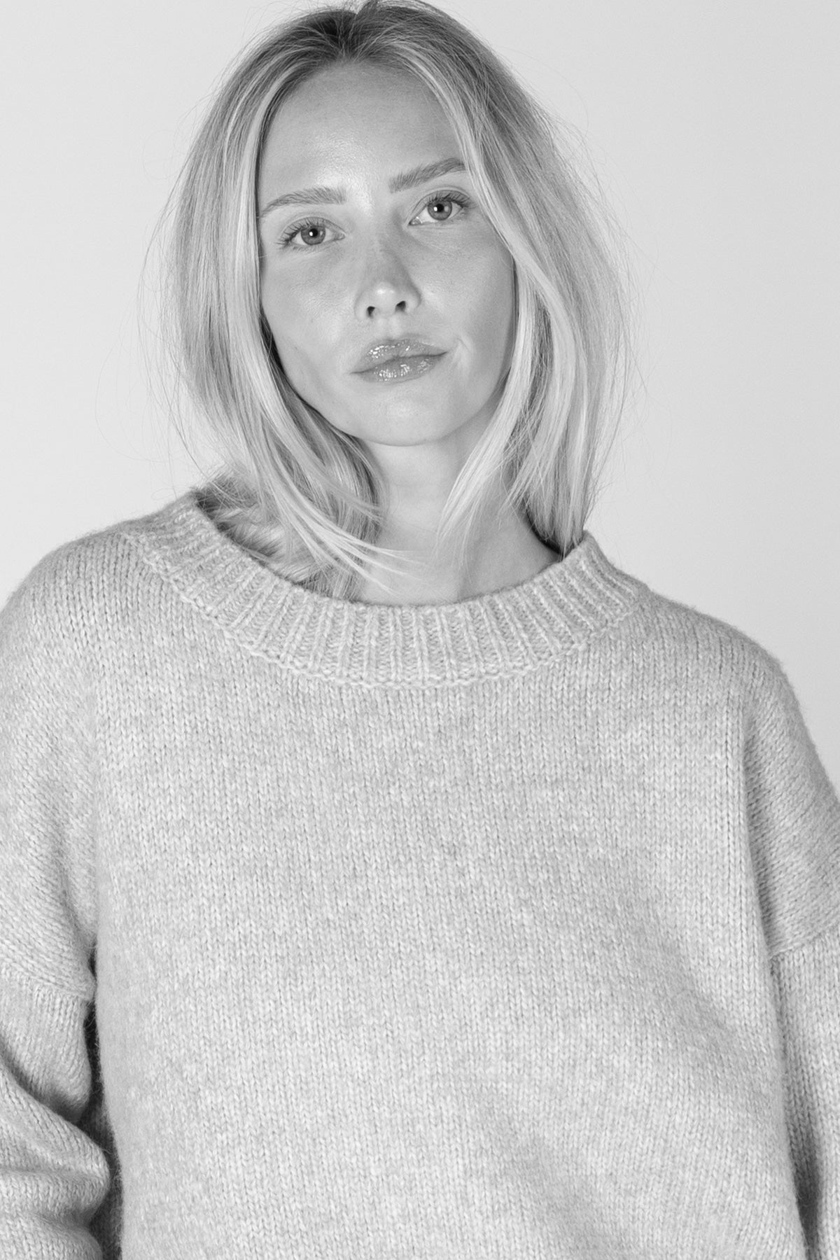 Lyla & Luxe - Tanya - Must Have Classic Sweater in Peony