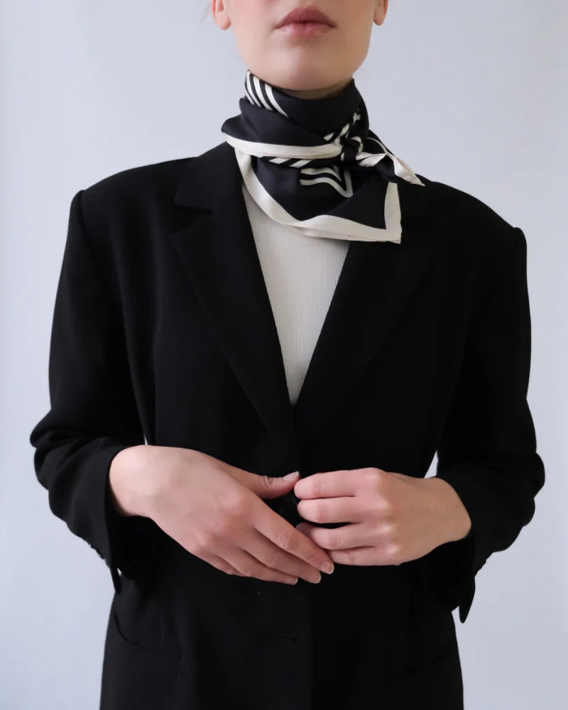 lescarf - No 2. in Black & Cream