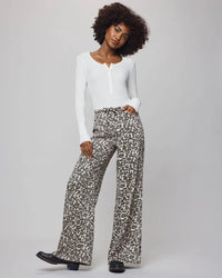 Splendid - Lounge Denim Pant in Leopard