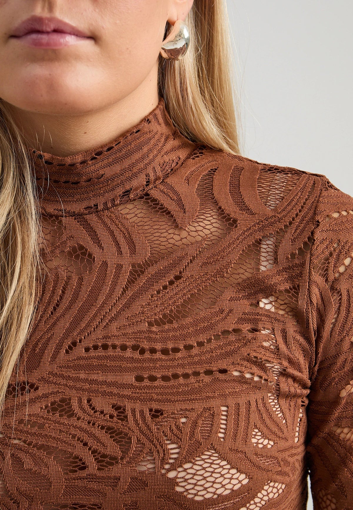 Minus - Lovena Long Sleeve Top in Tiramisu