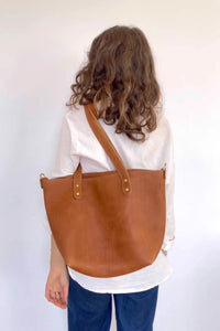 Market Canvas Leather Handbags - Leather Essential Tote in Caramel