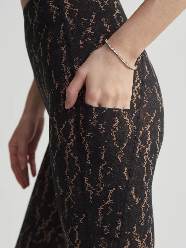 Varley - Form High Pocket Legging 25" in Carob Fragment Snake