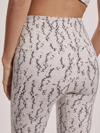 Varley - Move Pocket High Legging 25" in Sand Fragment Snake