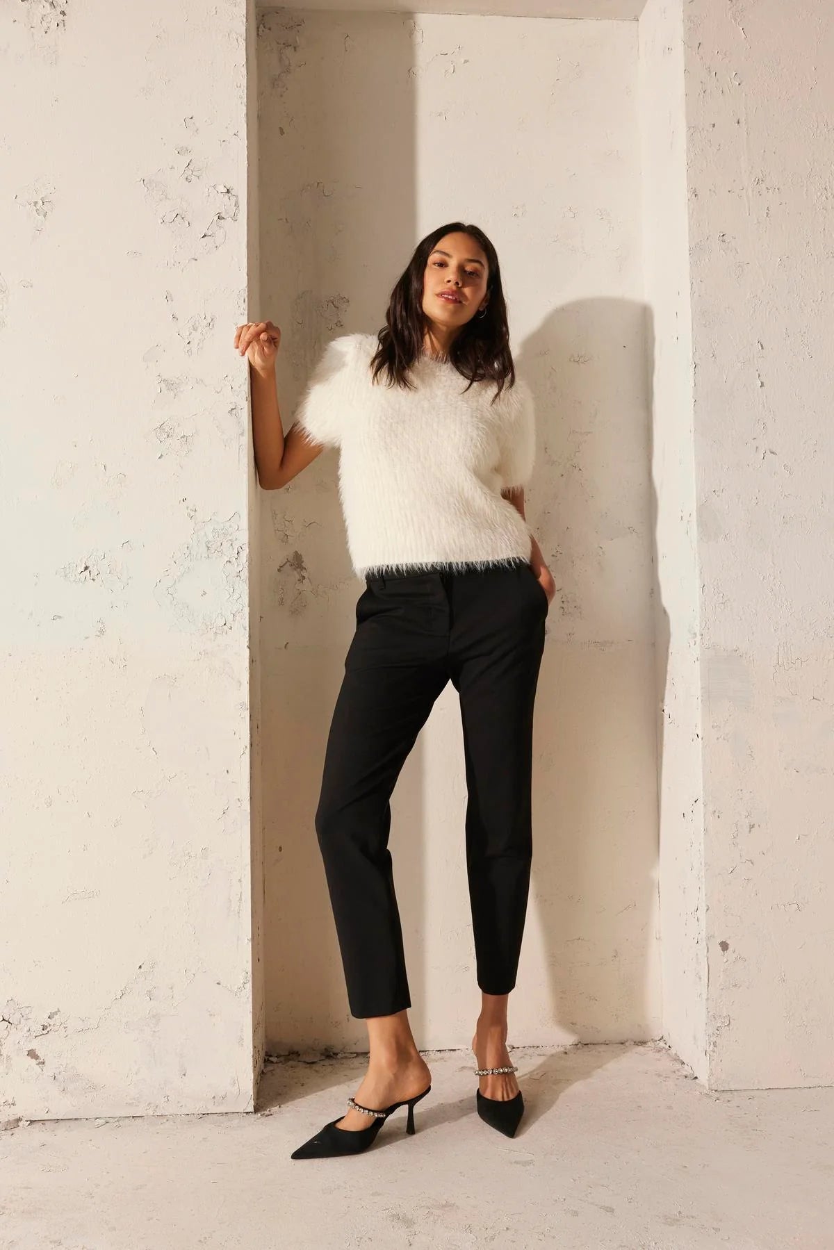Velvet - Eila - Novelty Feather Yarn Top