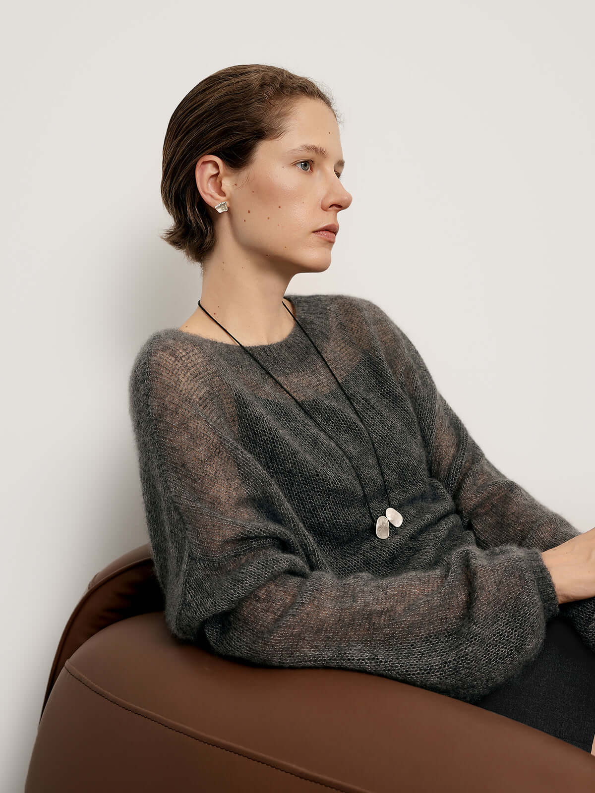 Meilleur Moment - Cashmere Round Neck Sweater in Grey