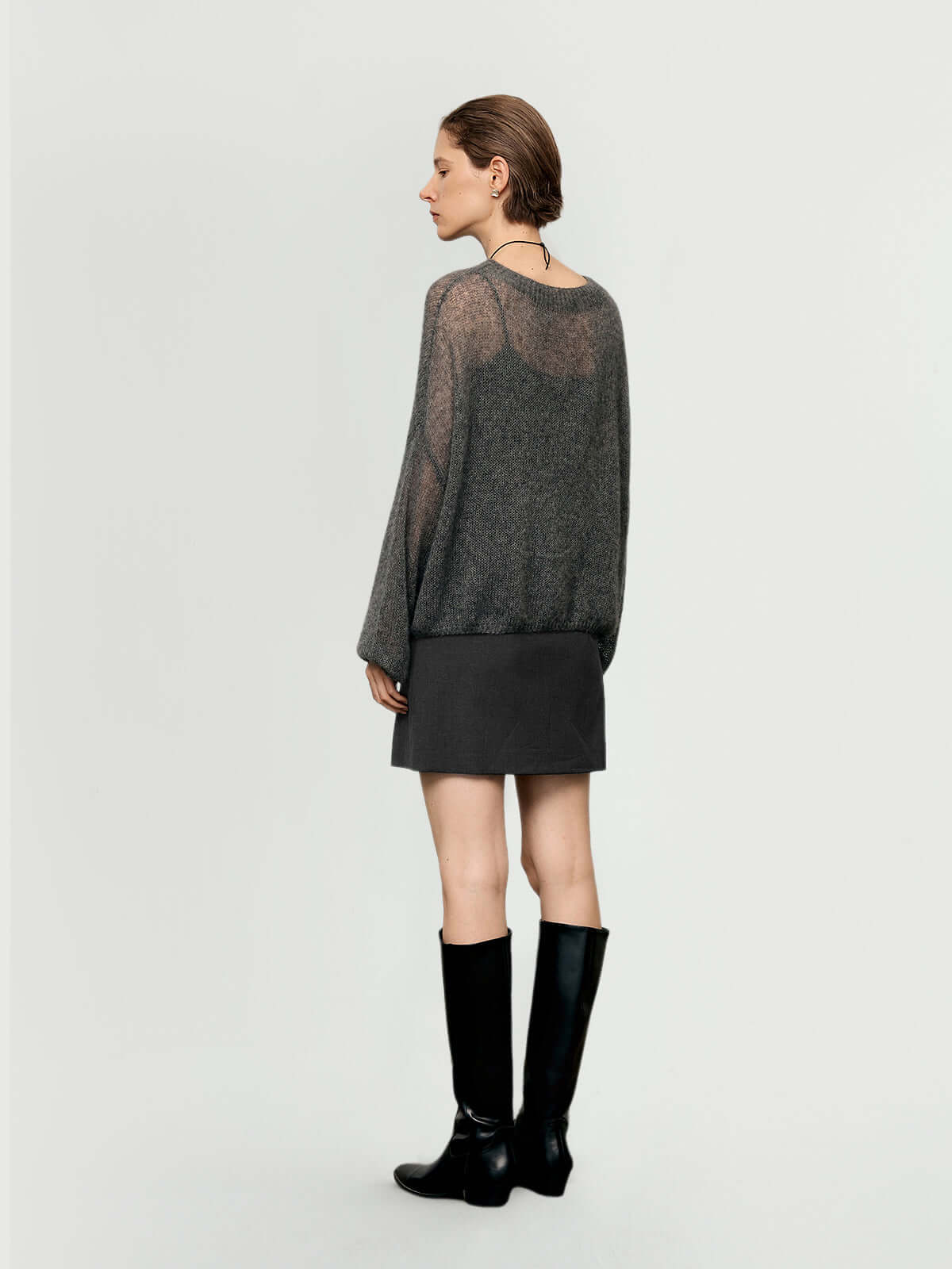 Meilleur Moment - Cashmere Round Neck Sweater in Grey