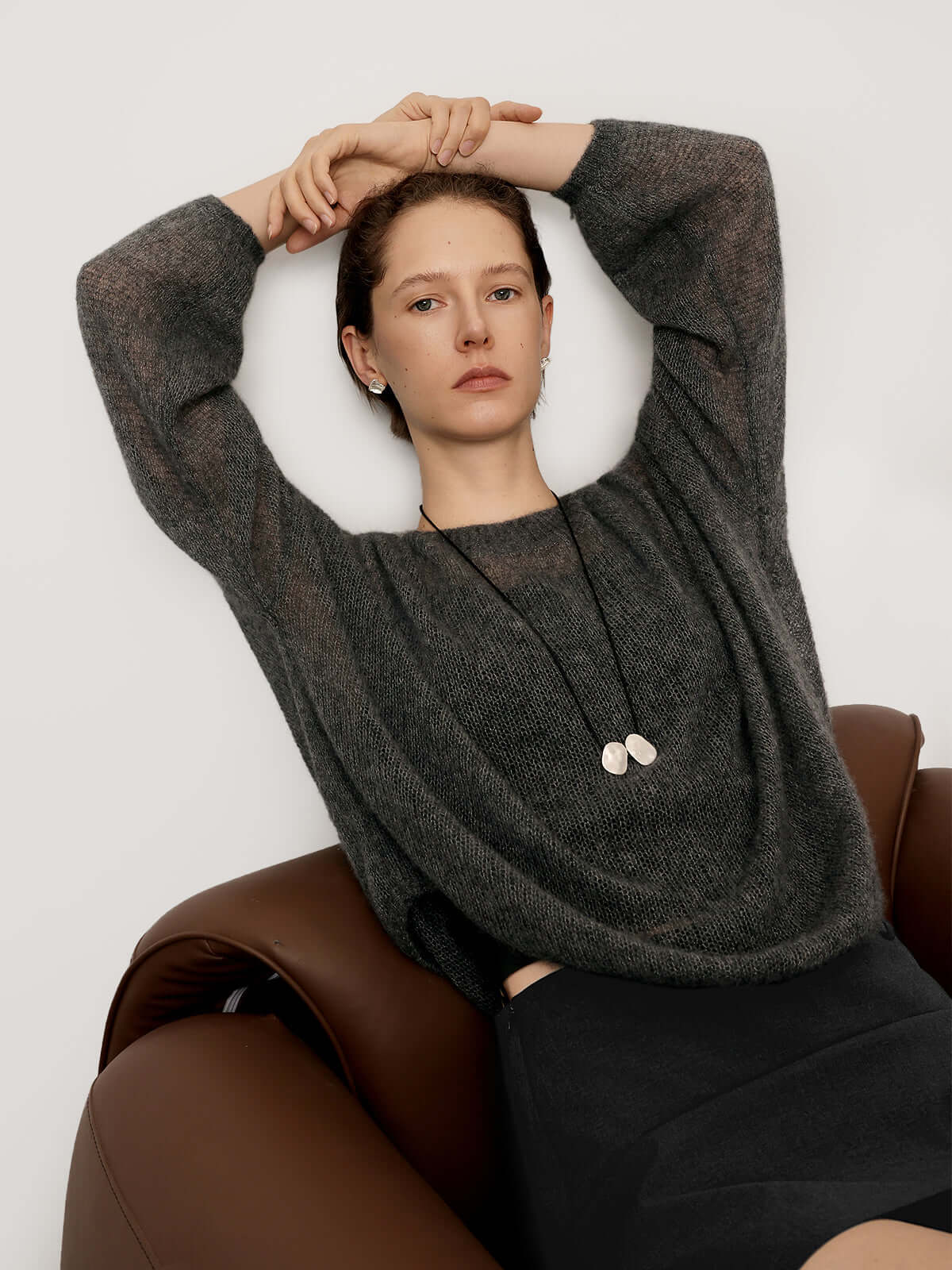 Meilleur Moment - Cashmere Round Neck Sweater in Grey