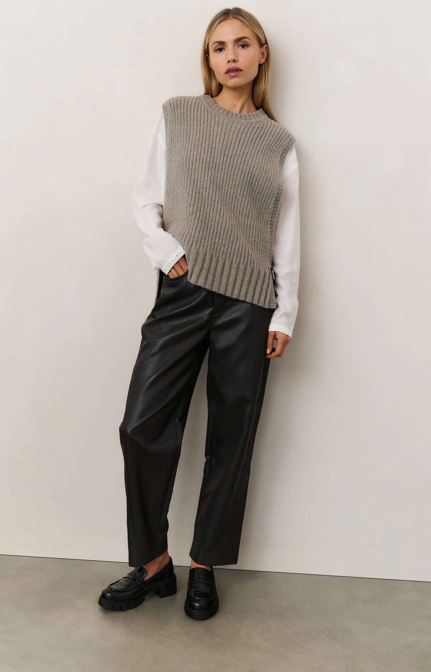 YAYA - Faux Leather Trousers with Seam Details in Anthracite Brown