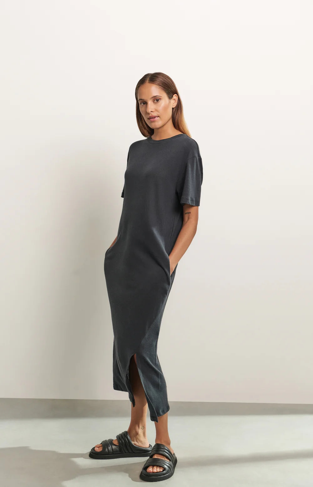 YAYA - Linen Blend T-Shirt Dress in Washed Black Bernstein & Gold YAYA - Linen Blend T-Shirt Dress in Washed Black Bernstein & Gold