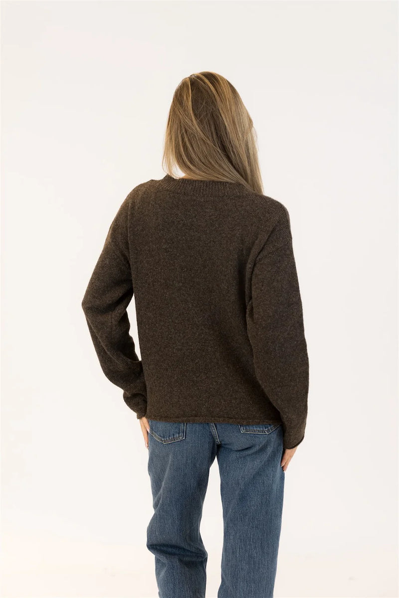 Lyla & Luxe - Aiden Daisy Crewneck Pullover in Dark Brown