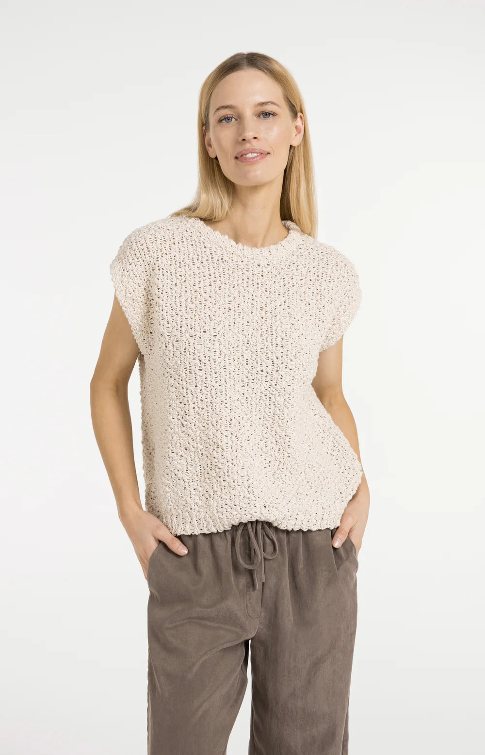 YAYA - Textured Sleeveless Sweater in Cloud Creme White