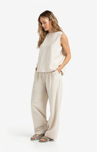 YAYA - Sleeveless top with button closure on back in Washed Brown