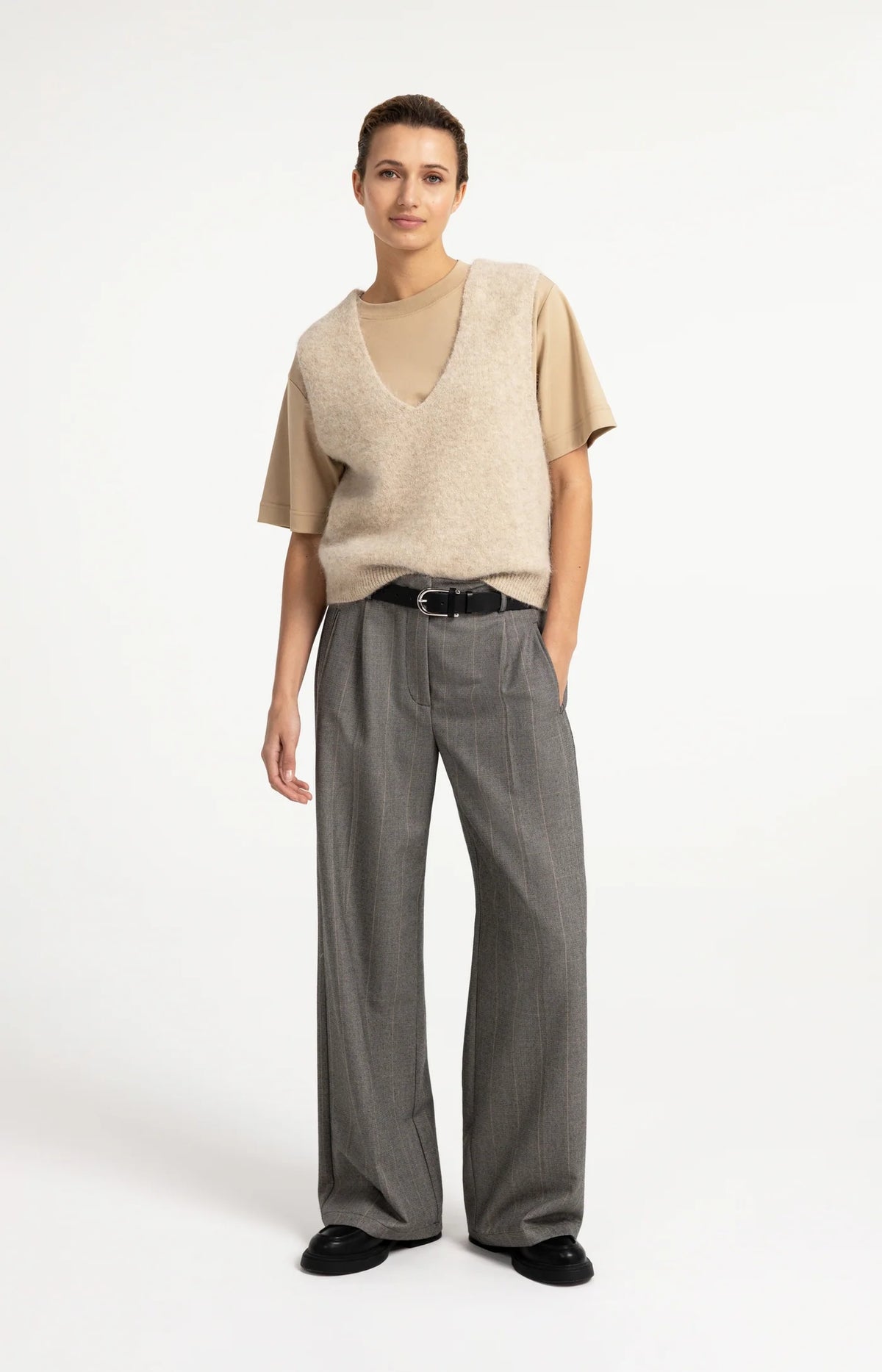 YAYA - Spencer with Deep V-Neck in Light Beige Melange