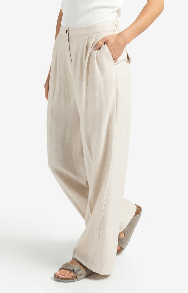 YAYA - Structured Woven Trousers with Pleat details in Washed Brown