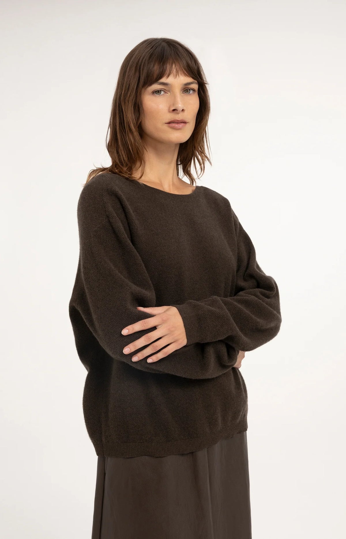 YAYA - Textured Sweater with Deep V-Neck at Back in Delicioso Brown