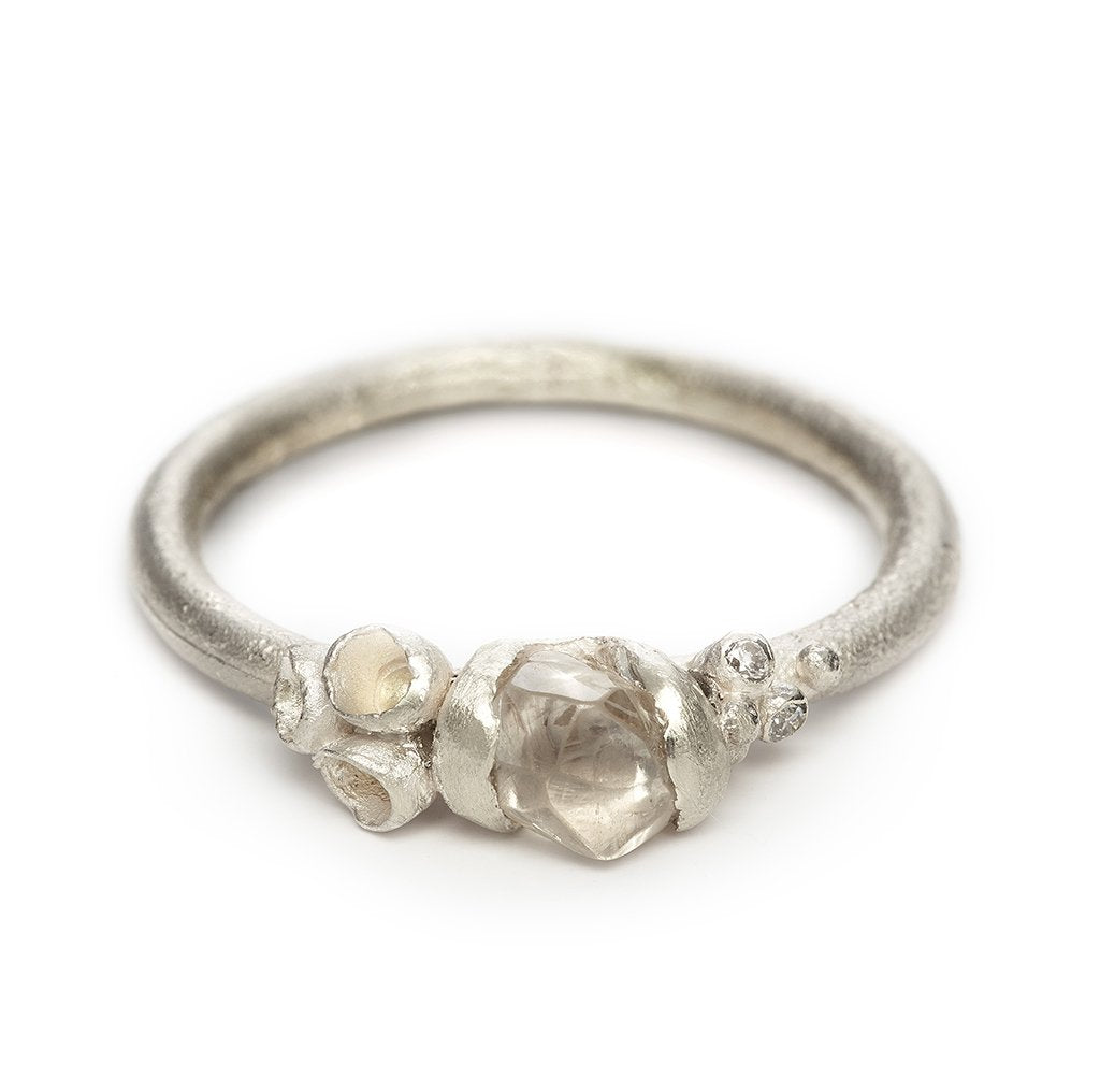 Ruth Tomlinson - Raw Diamond Ring with Flowers - Bernstein & Gold
