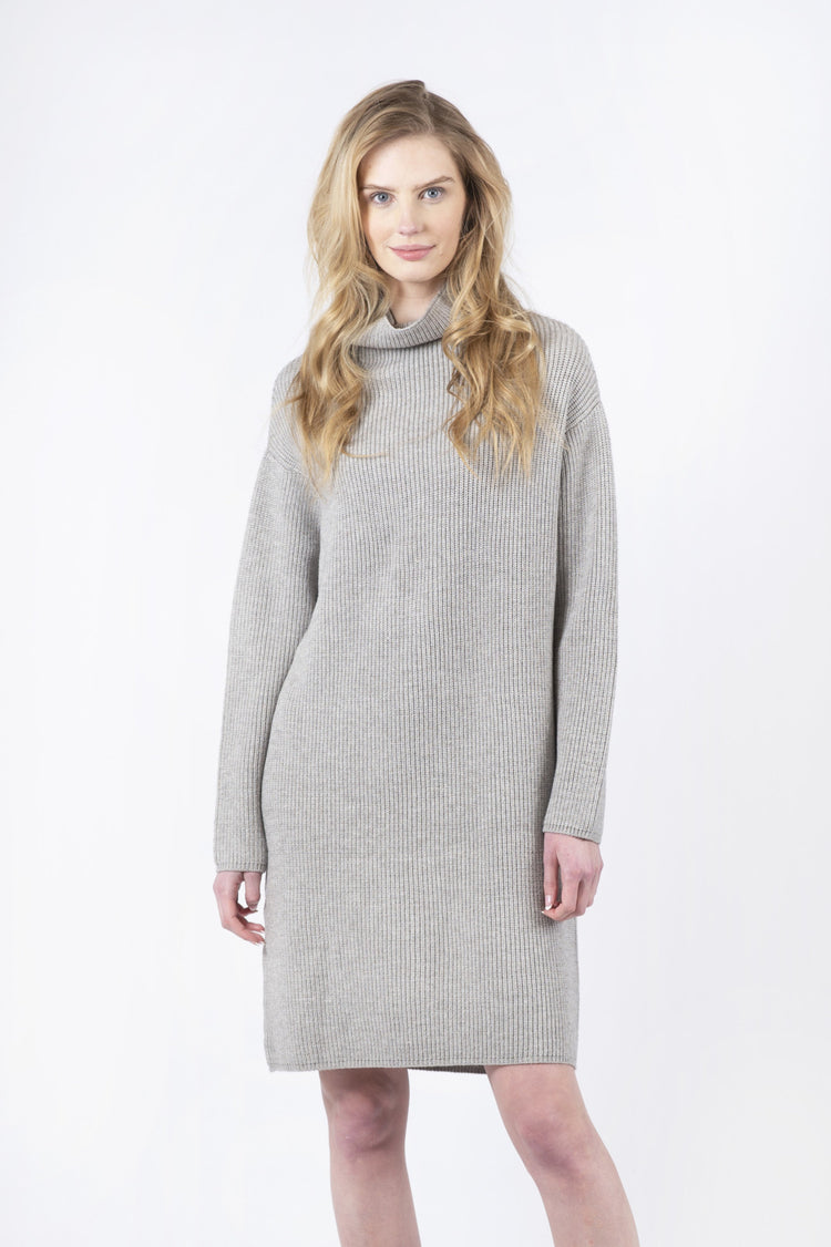 Lyla & Luxe - Finny - Ribbed Sweater Dress in light grey