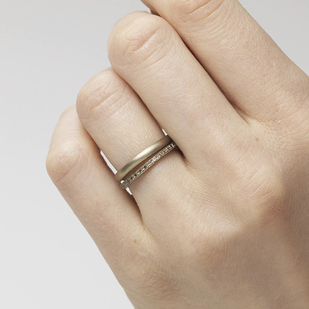 Ruth Tomlinson - Oval Section Wedding Band